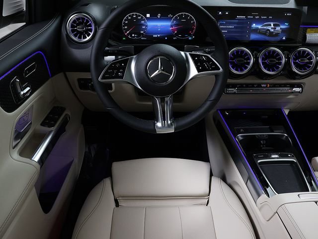 New 2026 Polar White Mercedes-Benz GLB 250 image 42