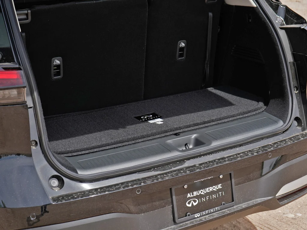 Certified Used 2026 Mineral Black INFINITI LUXE image 9