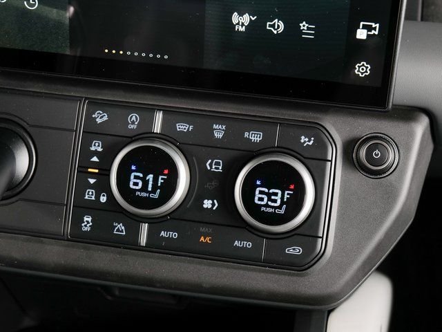 New 2026 Fuji White Land Rover X-Dynamic SE image 14