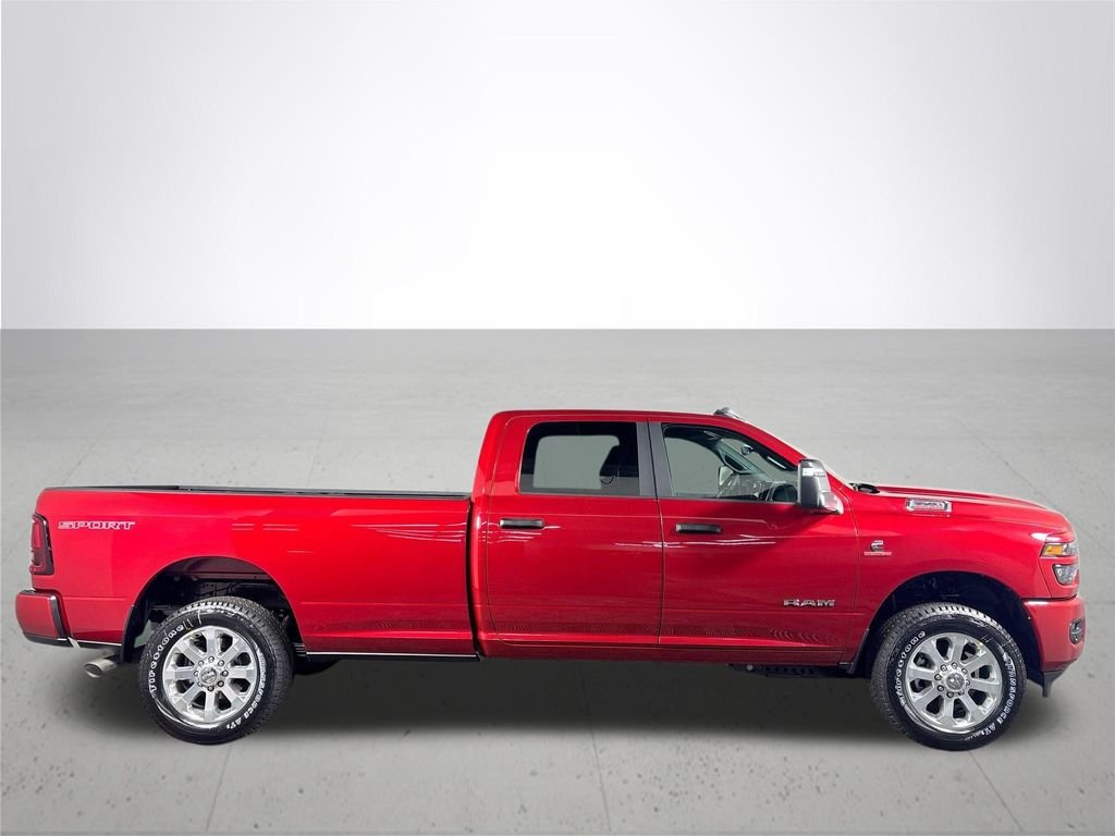 New 2026 Molten Red Pearl-Coat Exterior Paint RAM Big Horn image 5