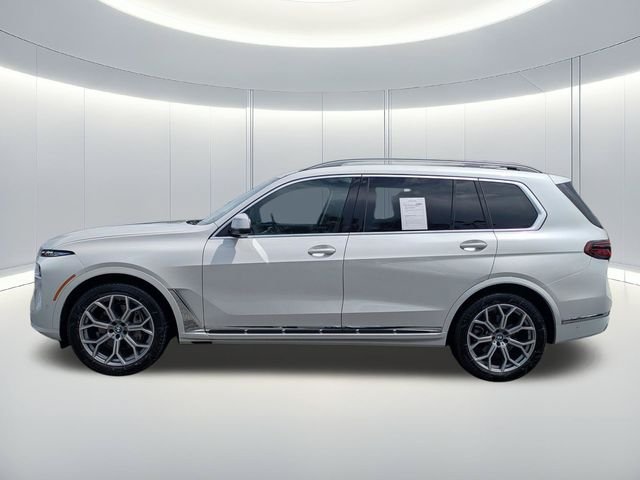 Used 2025 White BMW xDrive40i image 3
