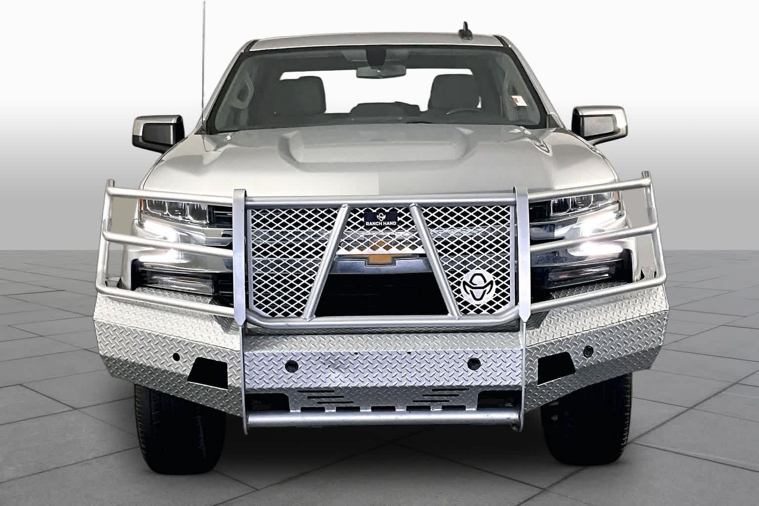 Used 2022 Silver Ice Metallic Chevrolet LT image 4