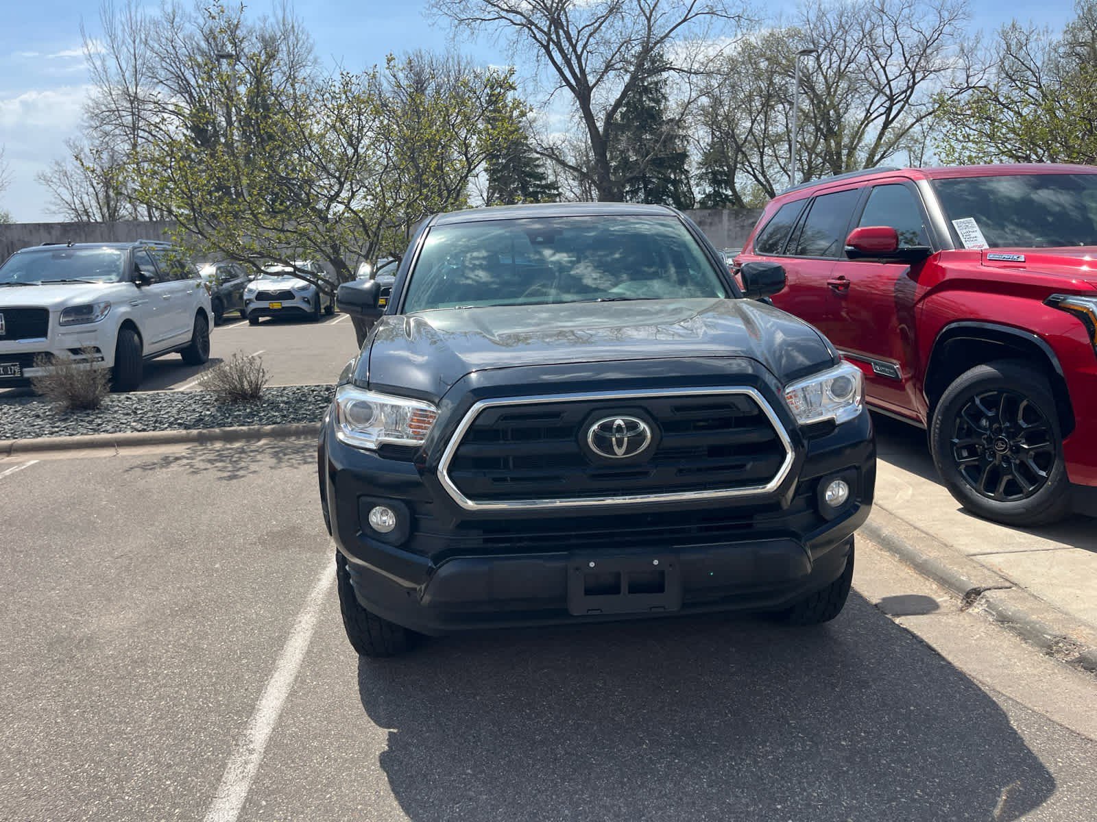 Used 2019 Toyota Tacoma SR5 with VIN 5TFCZ5AN5KX205091 for sale in Golden Valley, Minnesota
