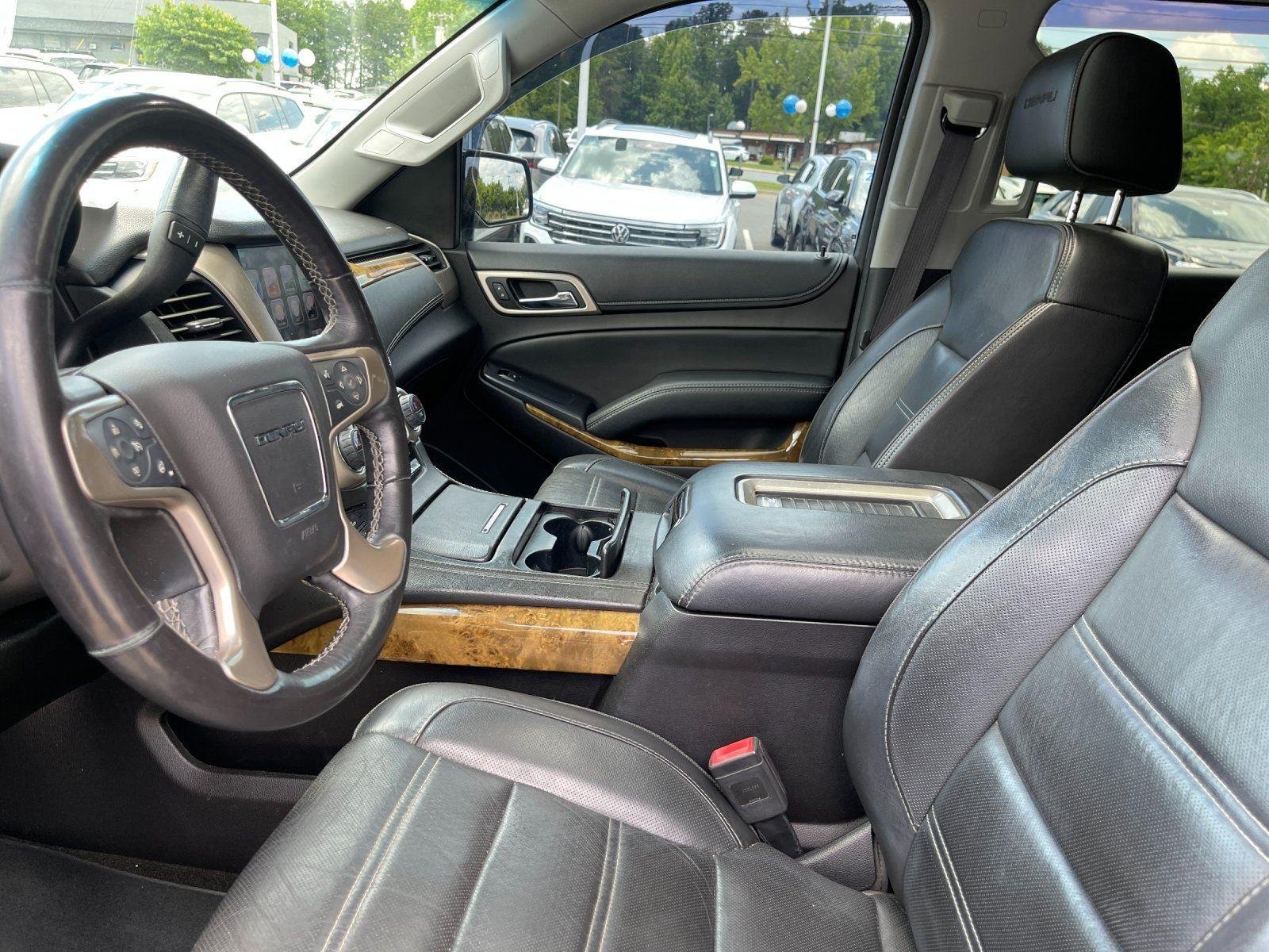 Used 2017 White Frost Tricoat GMC Denali image 15