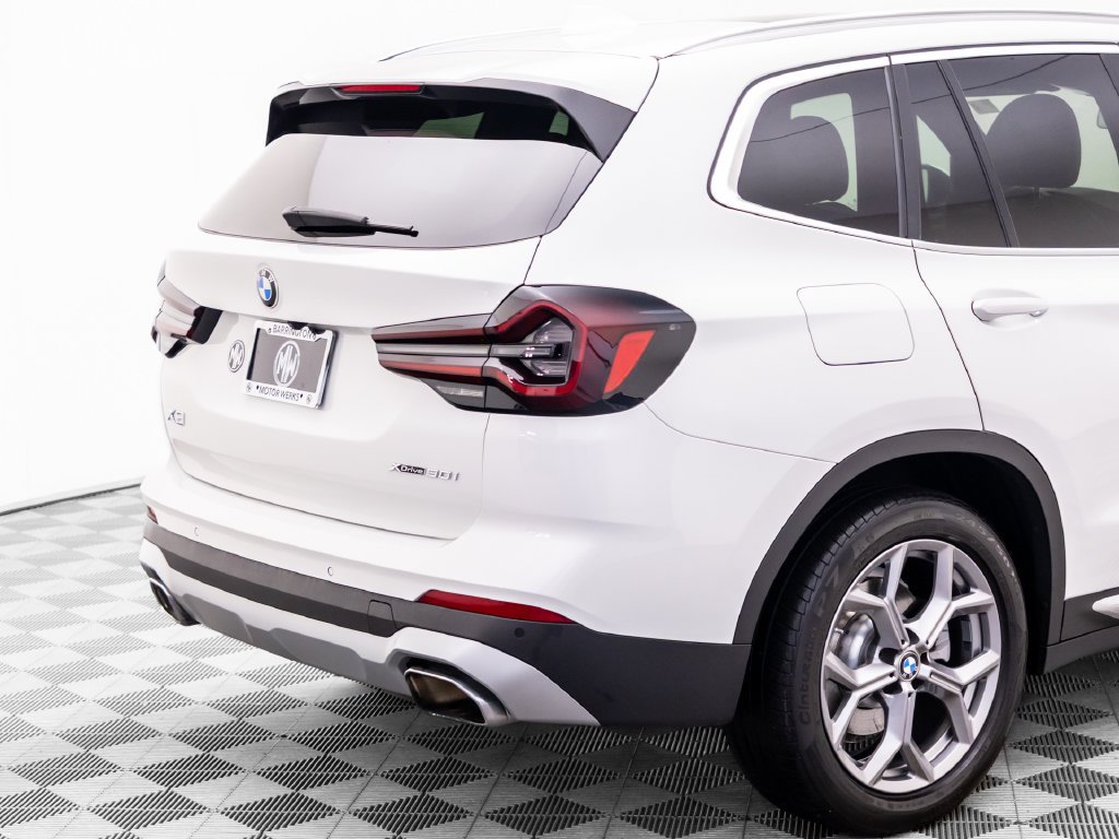 Used 2024 Alpine White BMW xDrive30i image 35
