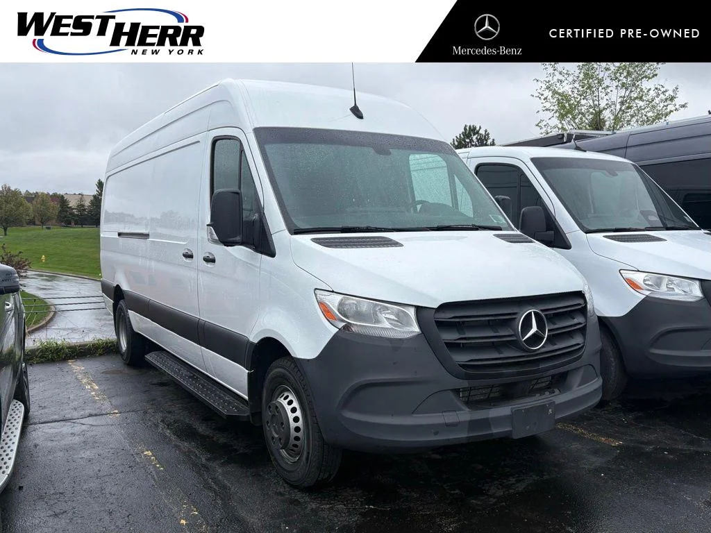 2024 Mercedes-Benz Sprinter 4500 170 WB HO High Roof's photo