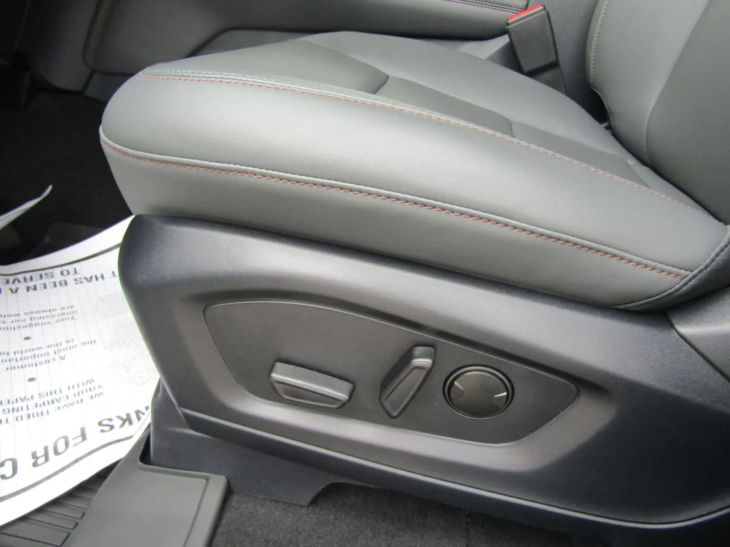 New 2026 Space White Metallic Ford Active image 6