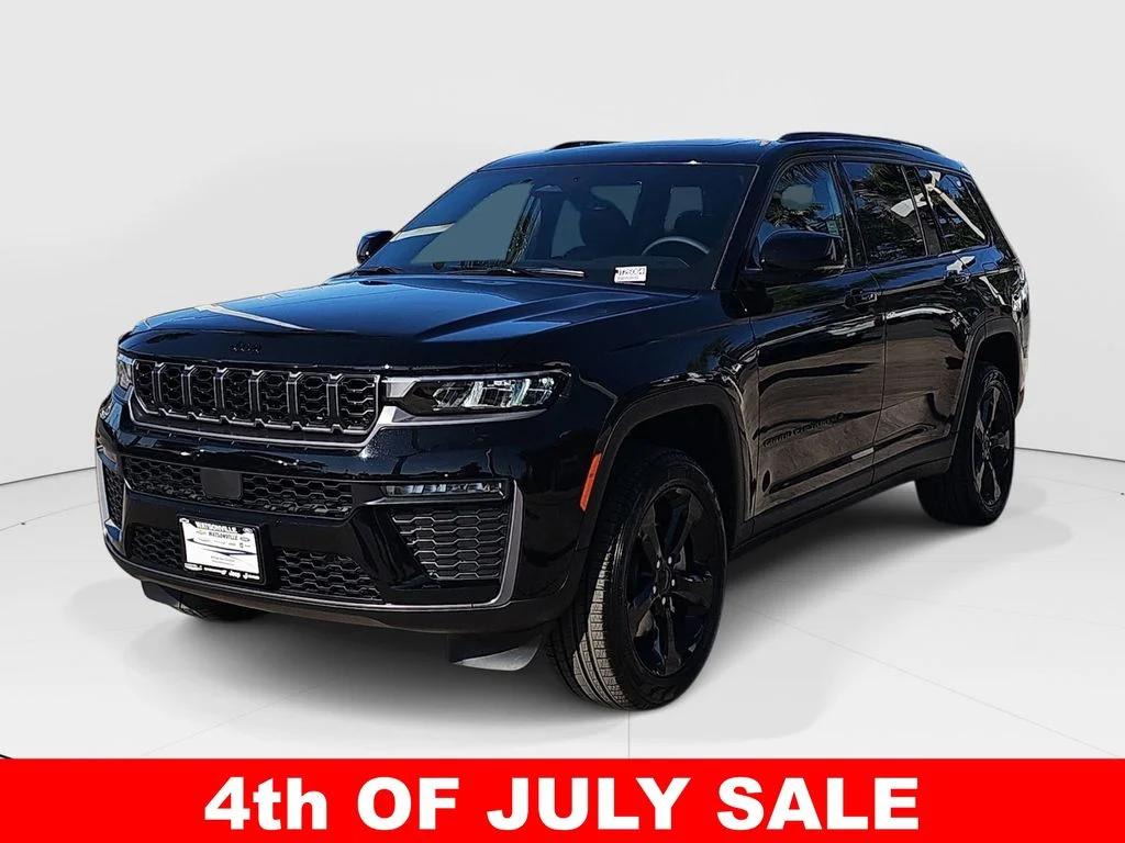 New 2026 Diamond Black Crystal Pearl-Coat Exterior Paint Jeep Limited image 7