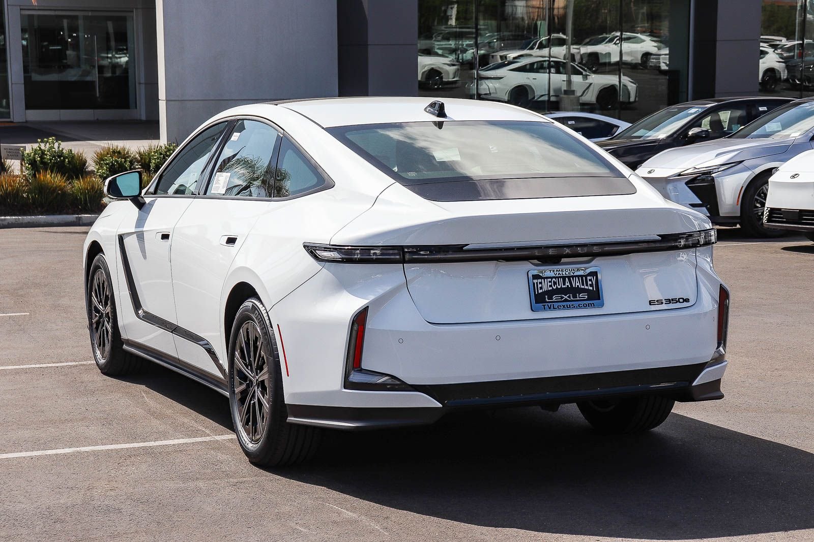 New 2026 Ultra White Lexus ES 350e PREMIUM image 4