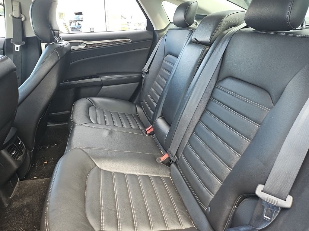 Used 2014  Ford SE image 22