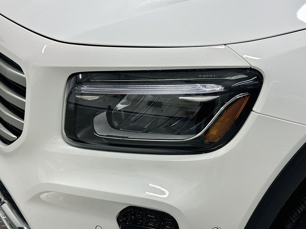 Used 2026 White Mercedes-Benz GLB 250 image 32