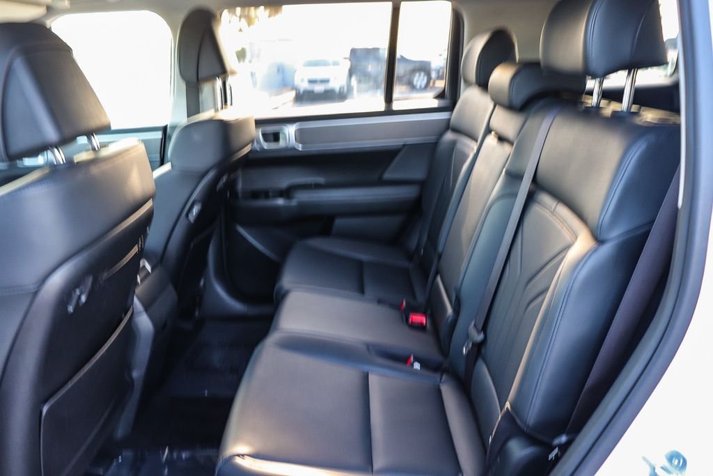Used 2025 White Hyundai SEL image 20