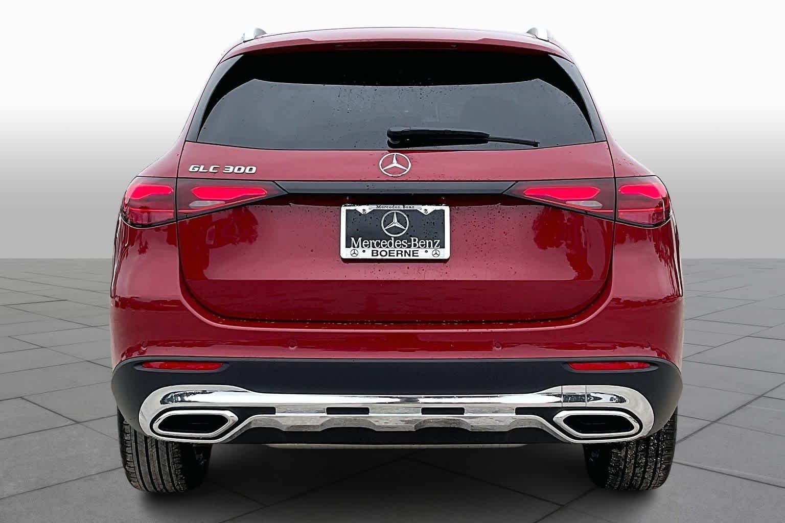New 2026 MANUFAKTUR Patagonia Red Metallic Mercedes-Benz GLC 300 image 4