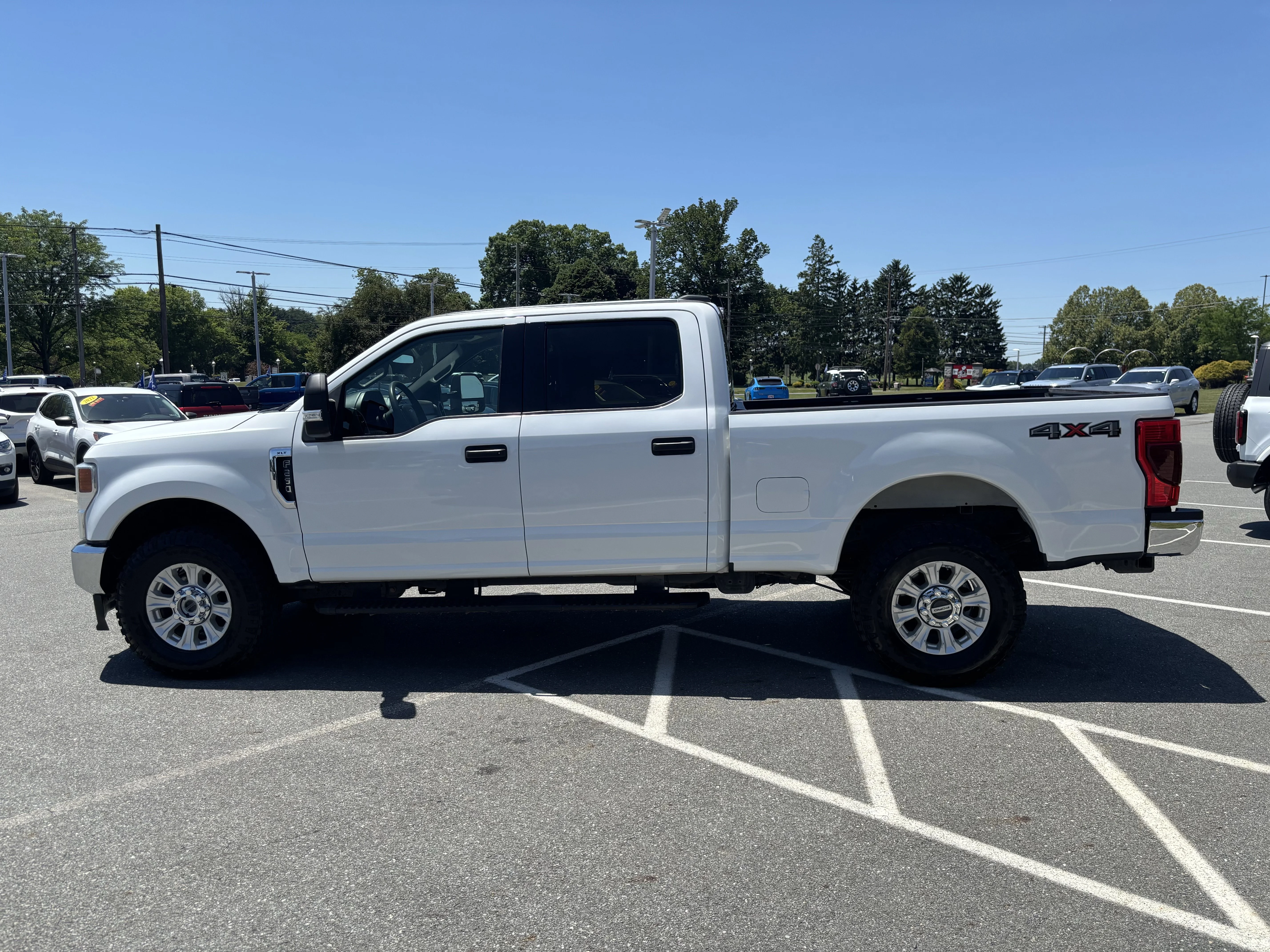 Used 2022 Oxford White Ford XLT image 4
