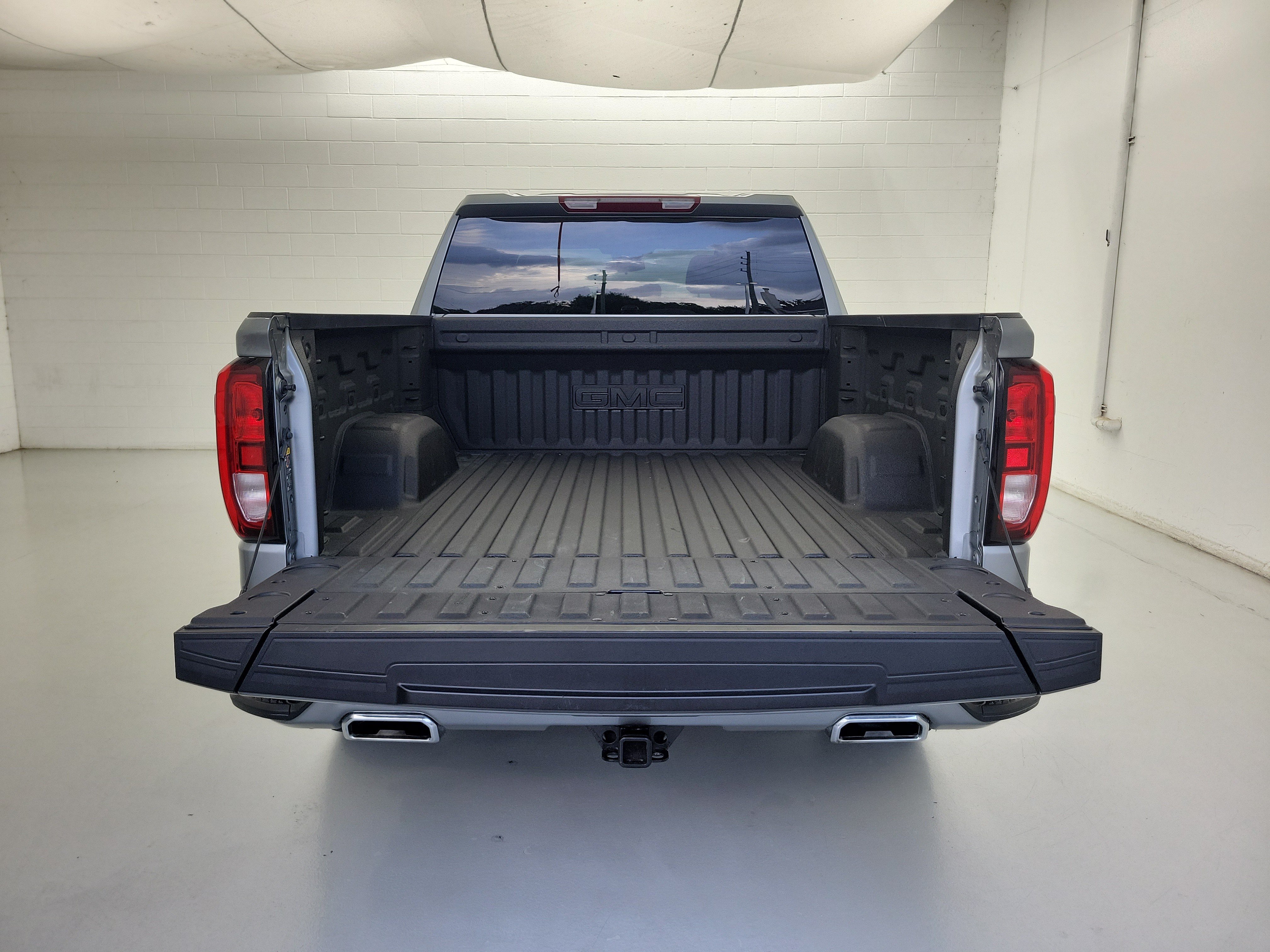 Used 2026 Sterling Metallic GMC Elevation image 10