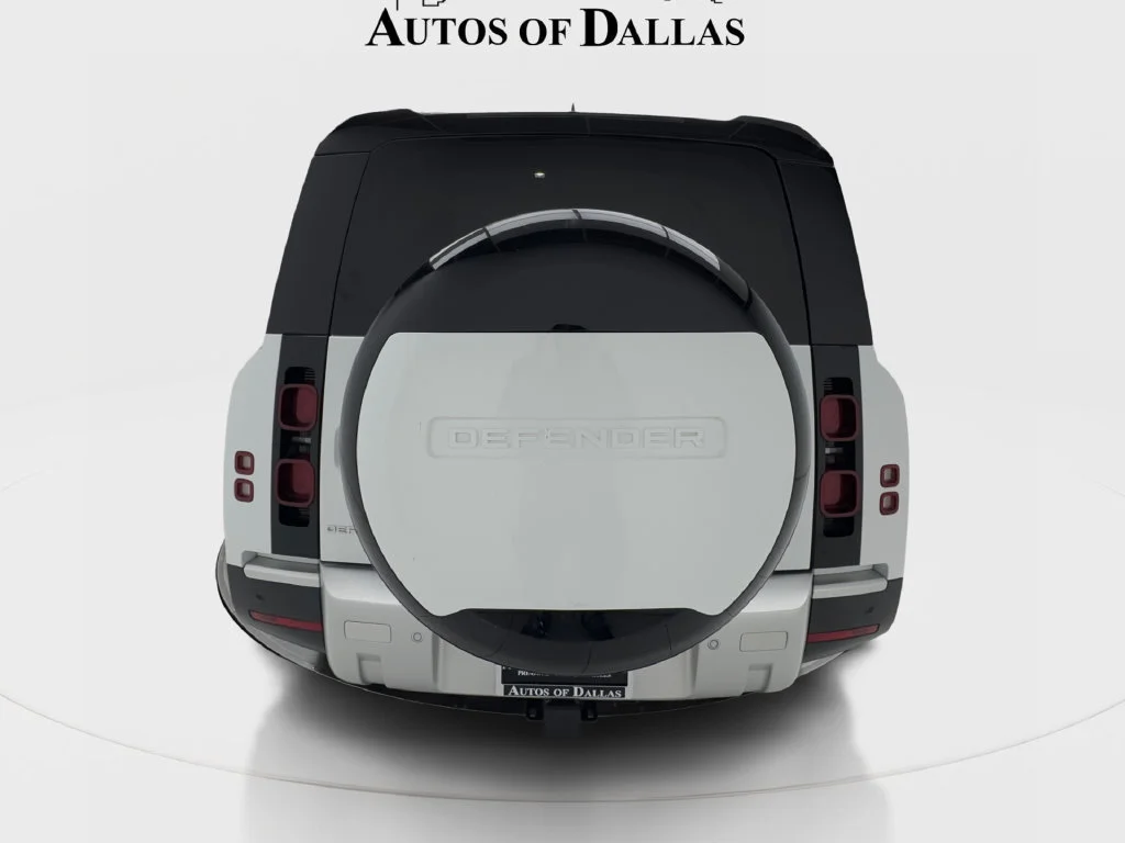 Used 2023 White Land Rover SE image 10