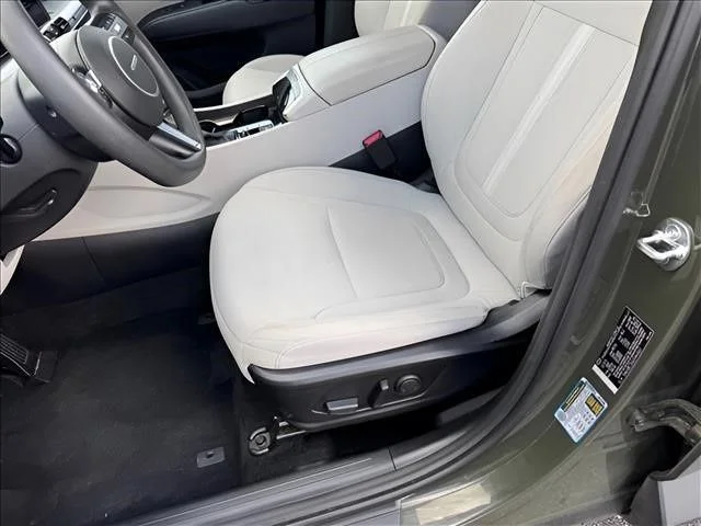 Used 2025 Green Hyundai SEL image 7