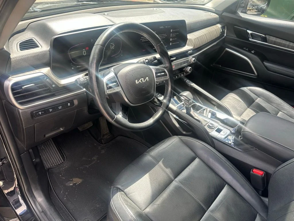 Used 2024 Black Kia EX image 9
