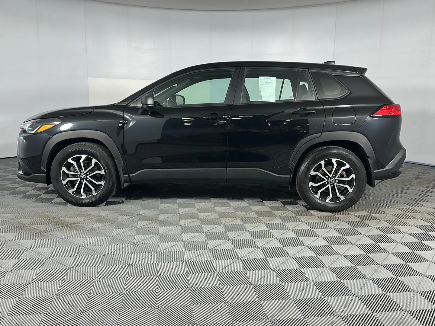 Used 2024 Jet Black Toyota Hybrid S image 4
