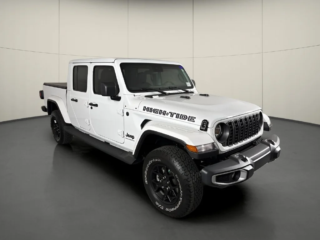 Used 2025 White Jeep High Tide image 2