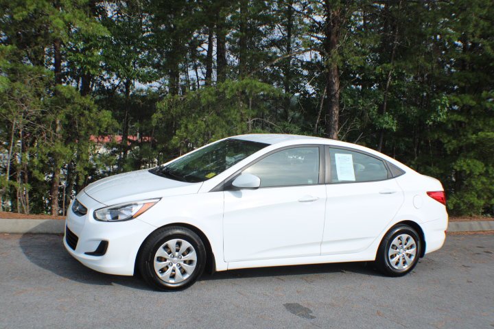 Used 2017 Century White Hyundai SE image 4