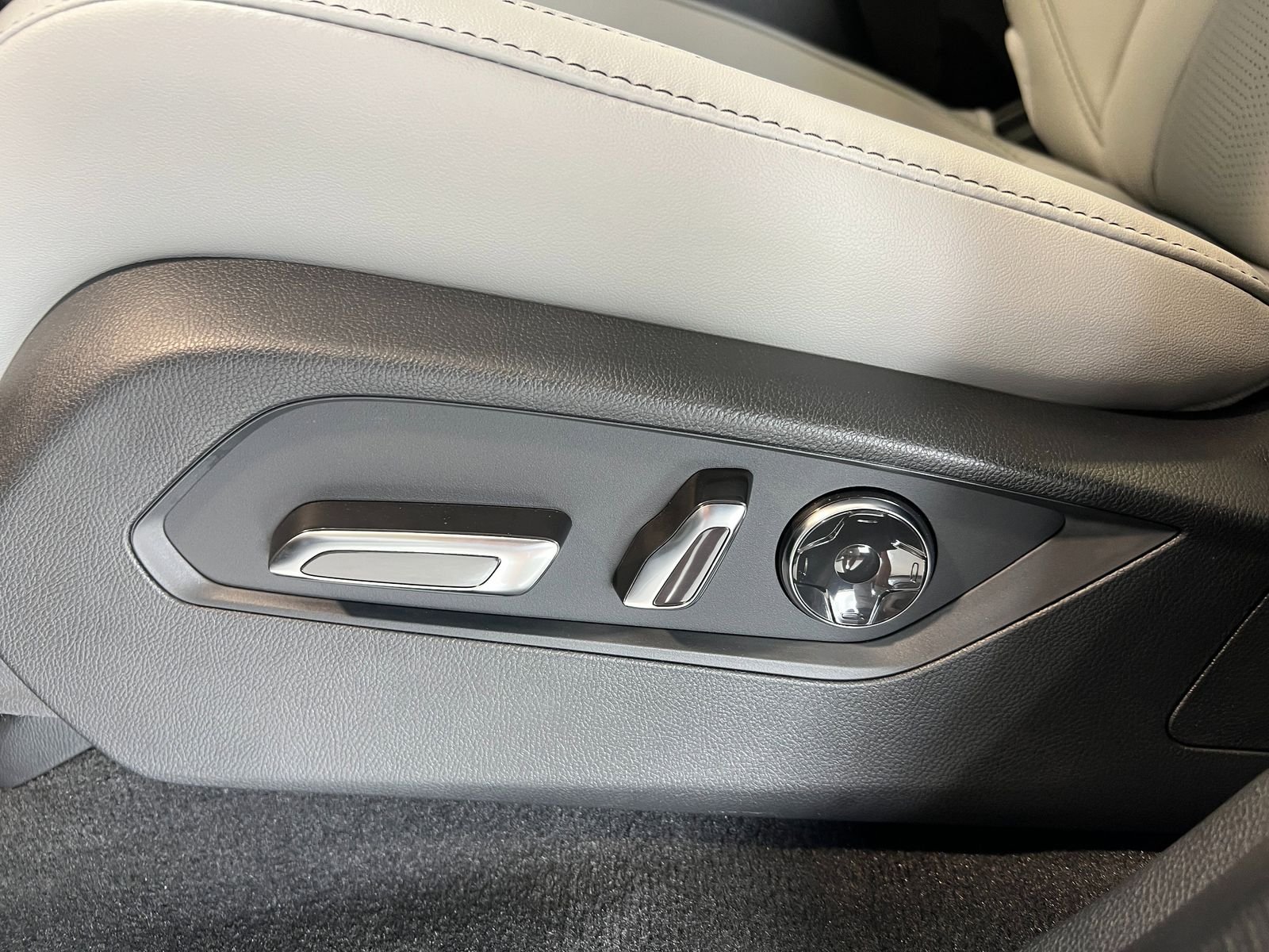 2026 Acura MDX Technology Package - Photo 13