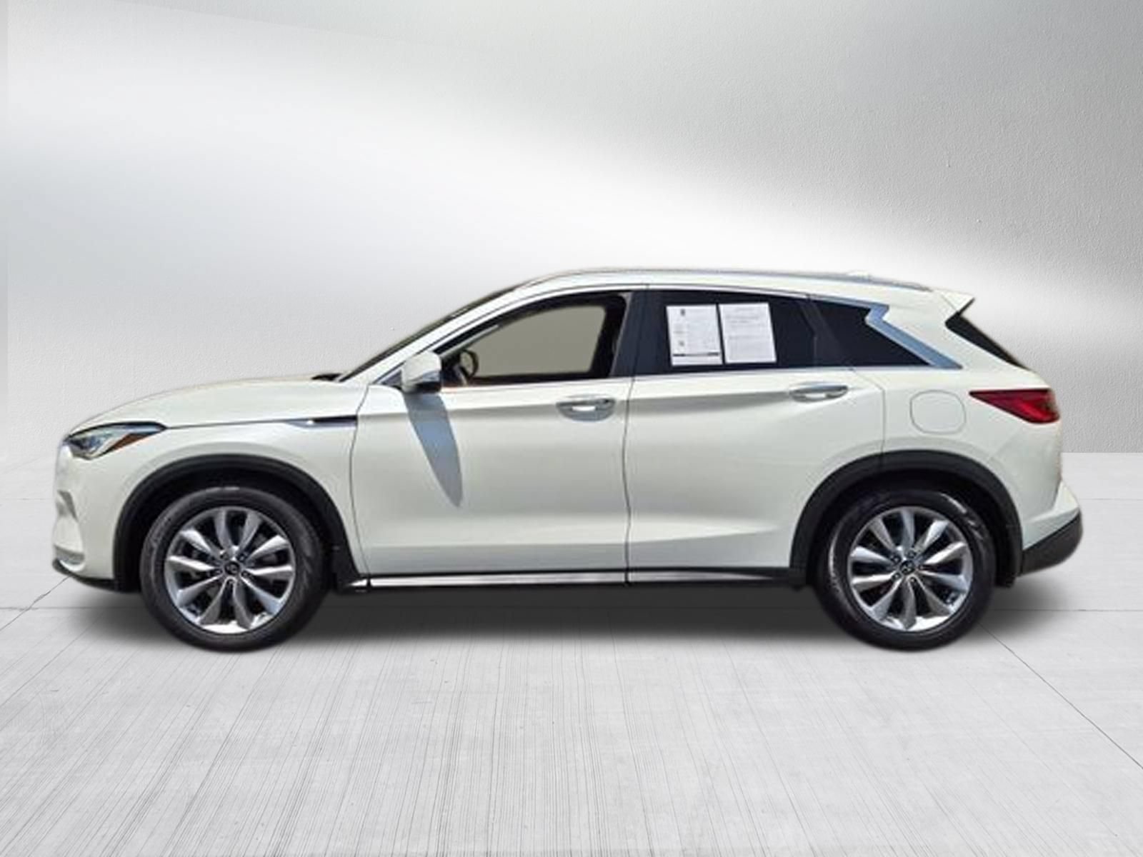 Certified Used 2020 Majestic White INFINITI LUXE image 2