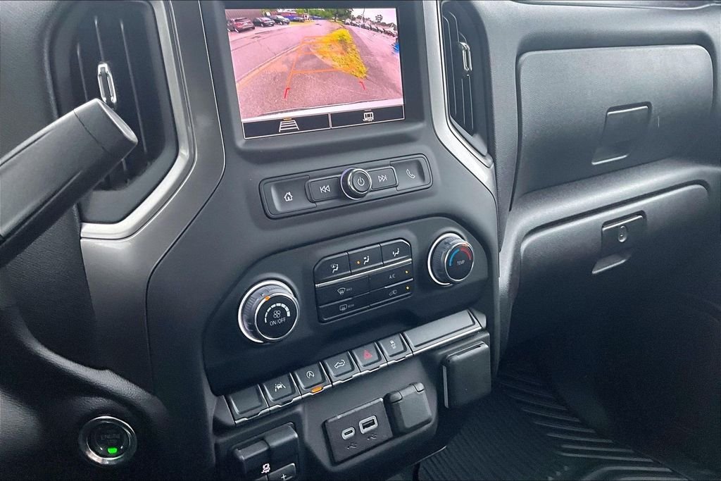 Used 2025 White Chevrolet Custom image 23