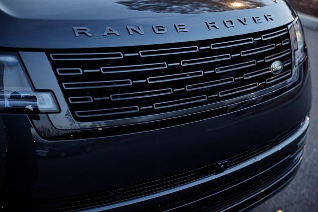 2026 Land Rover Range Rover SE - Photo 17