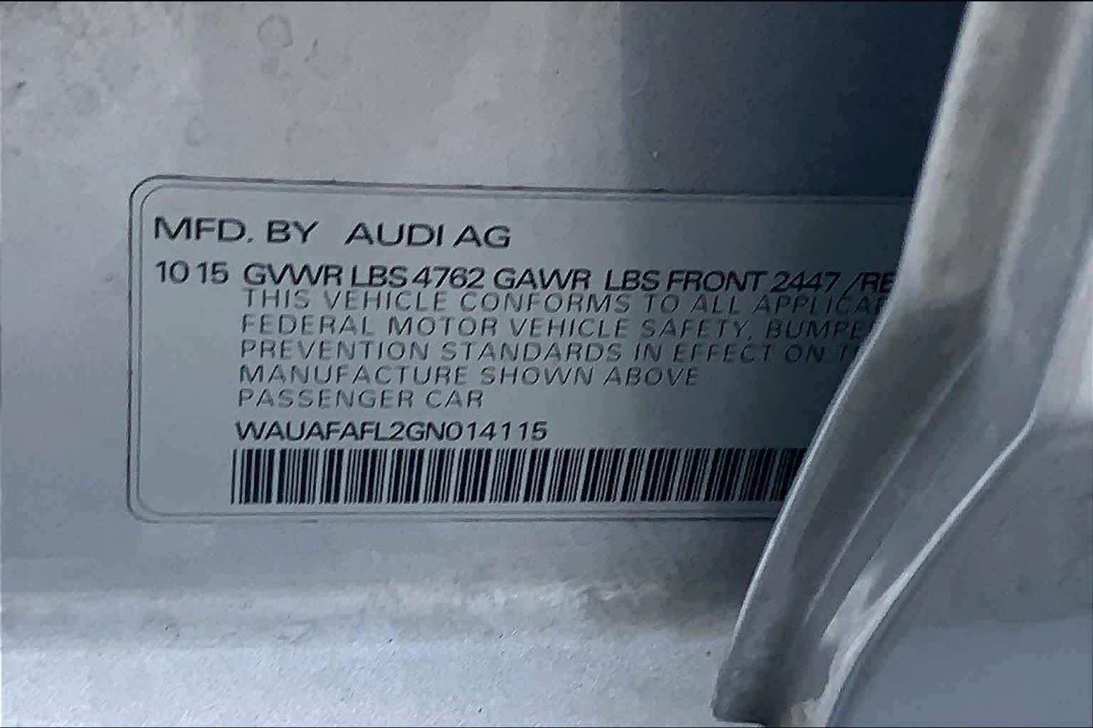 Used 2016 Florett Silver Metallic Audi Premium image 31