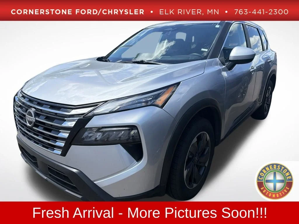 Used 2025 Brilliant Silver Metallic Nissan SV image 1