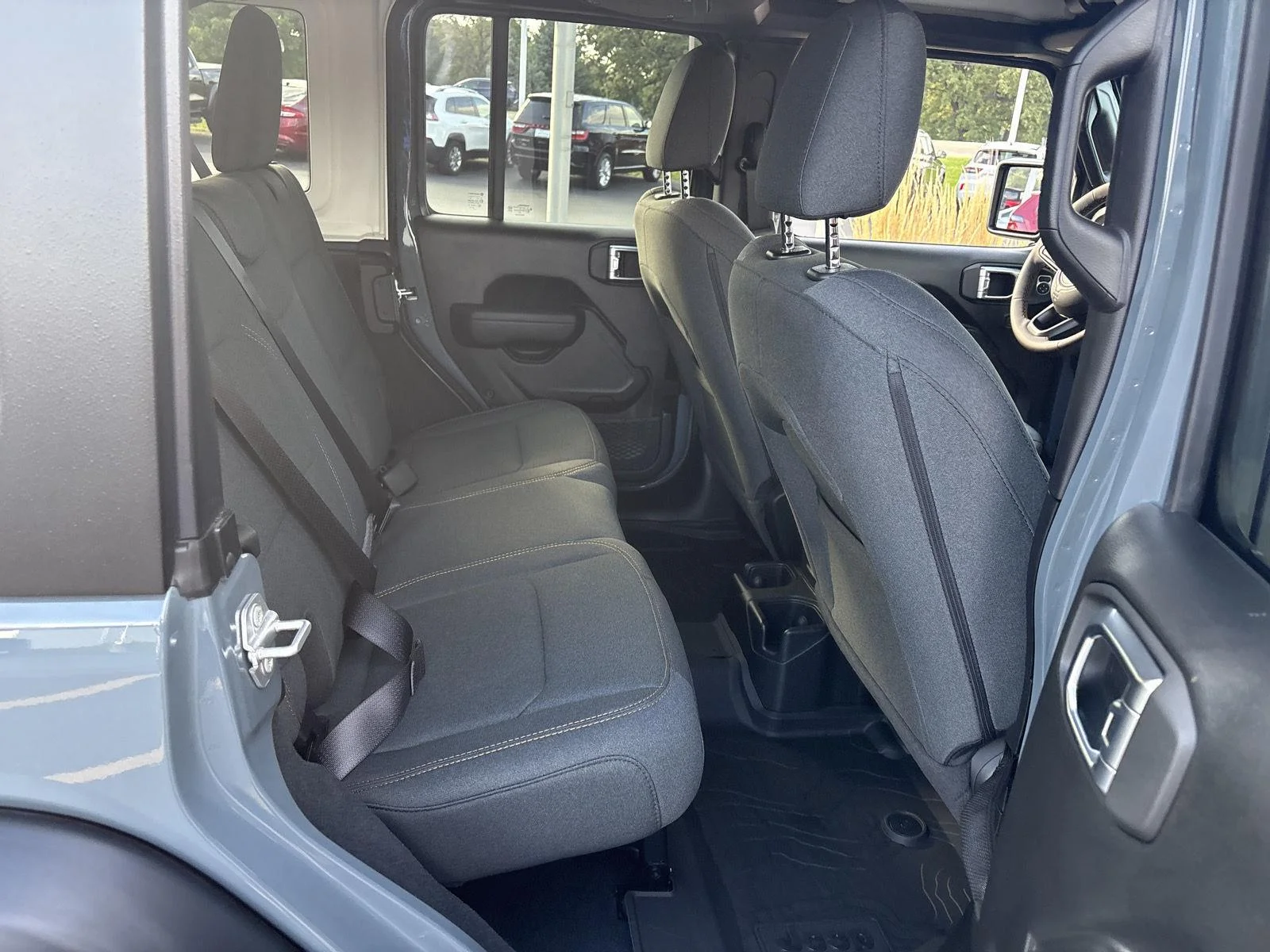Used 2024 Anvil Clear Coat Jeep Sport S image 12