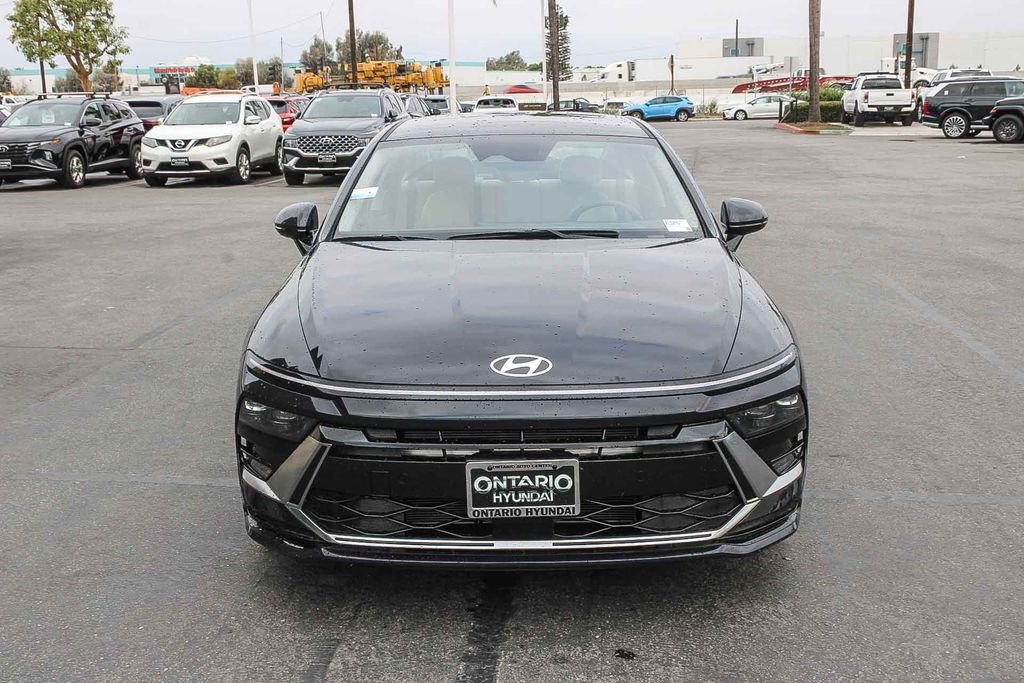 Certified Used 2025 Blue Hyundai SEL image 3