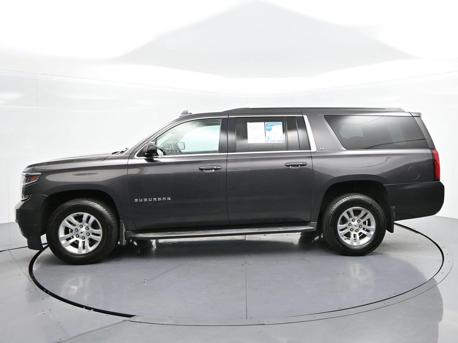 Used 2018 TUNGSTEN METALLIC Chevrolet LT image 4