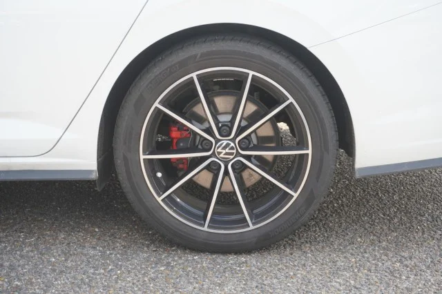 Used 2025  Volkswagen Autobahn image 12