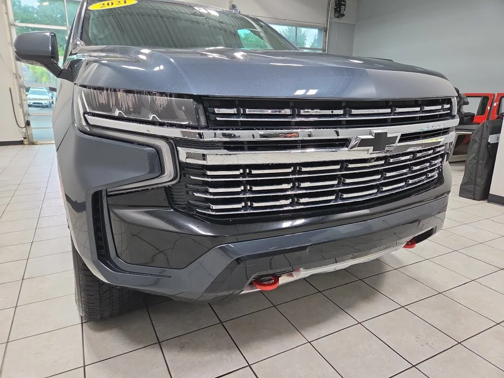 Used 2021 Gray Chevrolet Z71 image 24