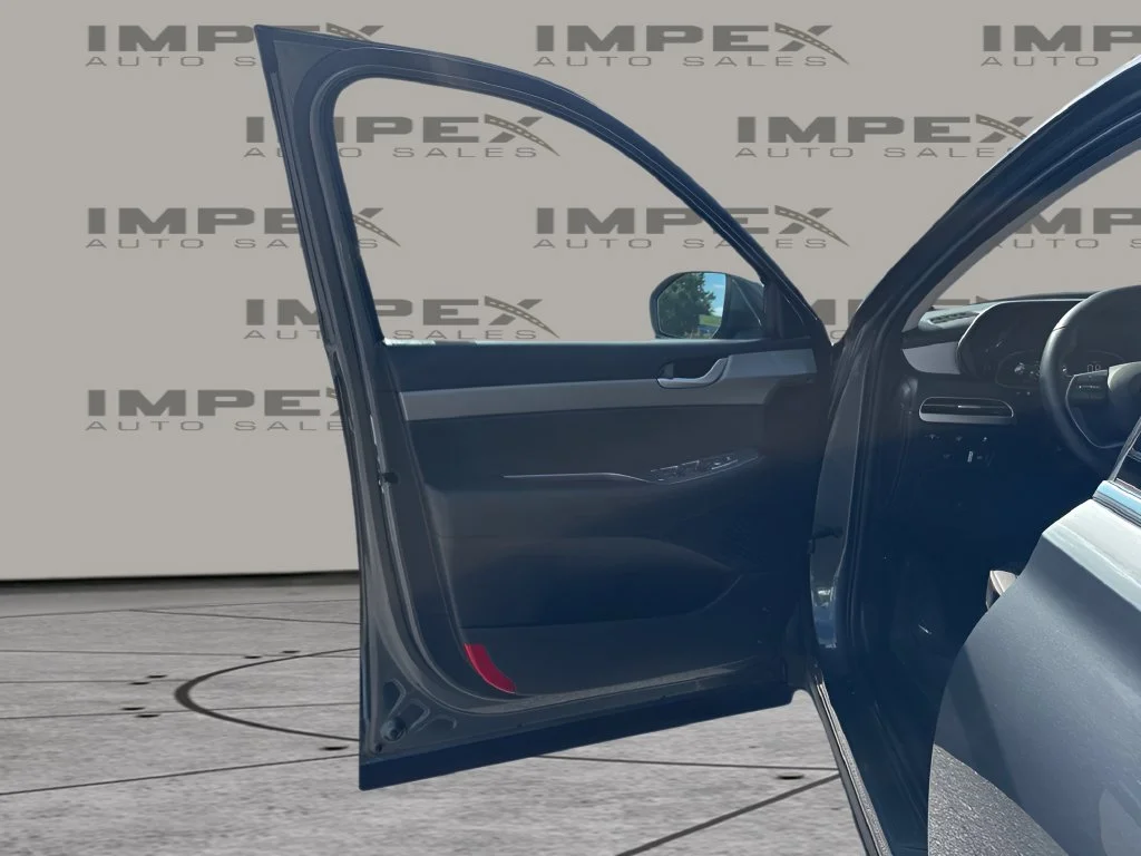 Used 2025 Gray Hyundai SEL image 27