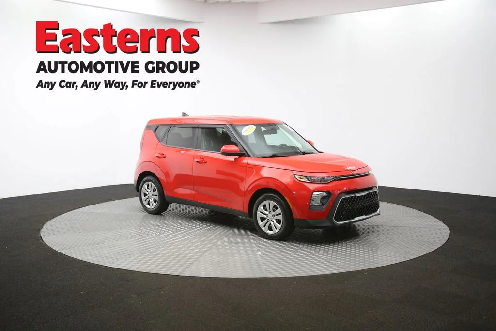 Used 2022 Red Kia LX image 46