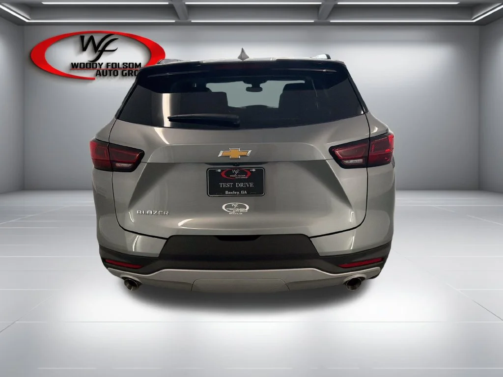 New 2026 Sterling Gray Metallic Chevrolet 3LT image 7
