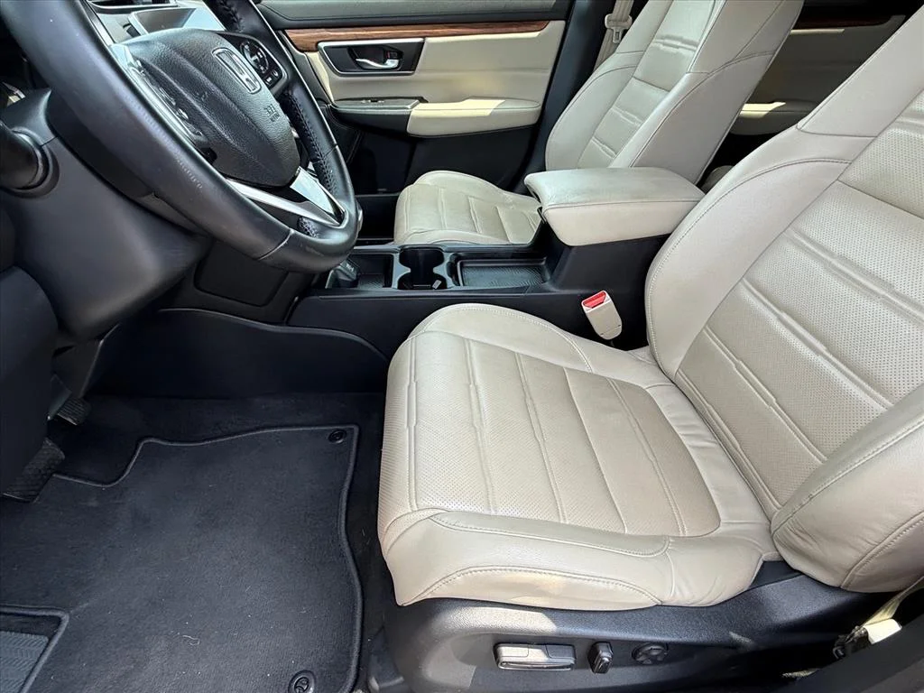 Used 2017 Gold Honda Touring image 13