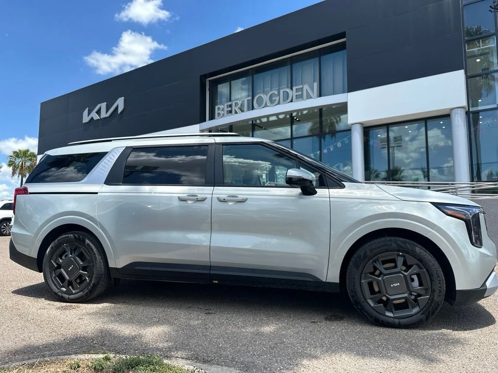 New 2026 White Kia EX image 4
