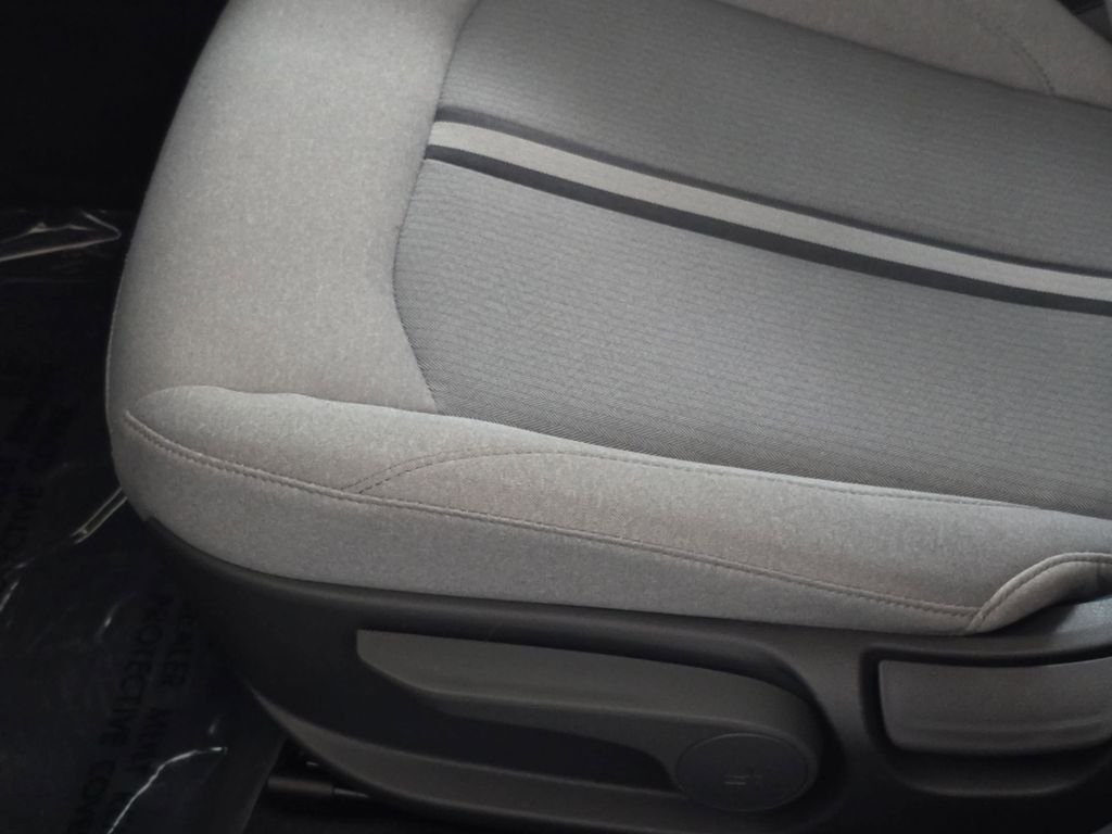 Used 2021 Portofino Gray Hyundai SE image 29
