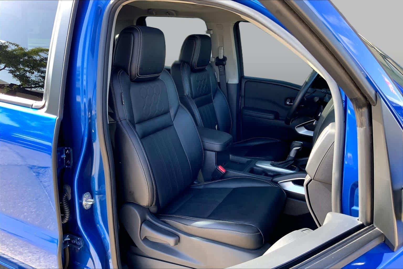 Used 2024 BLUE Nissan SL image 9