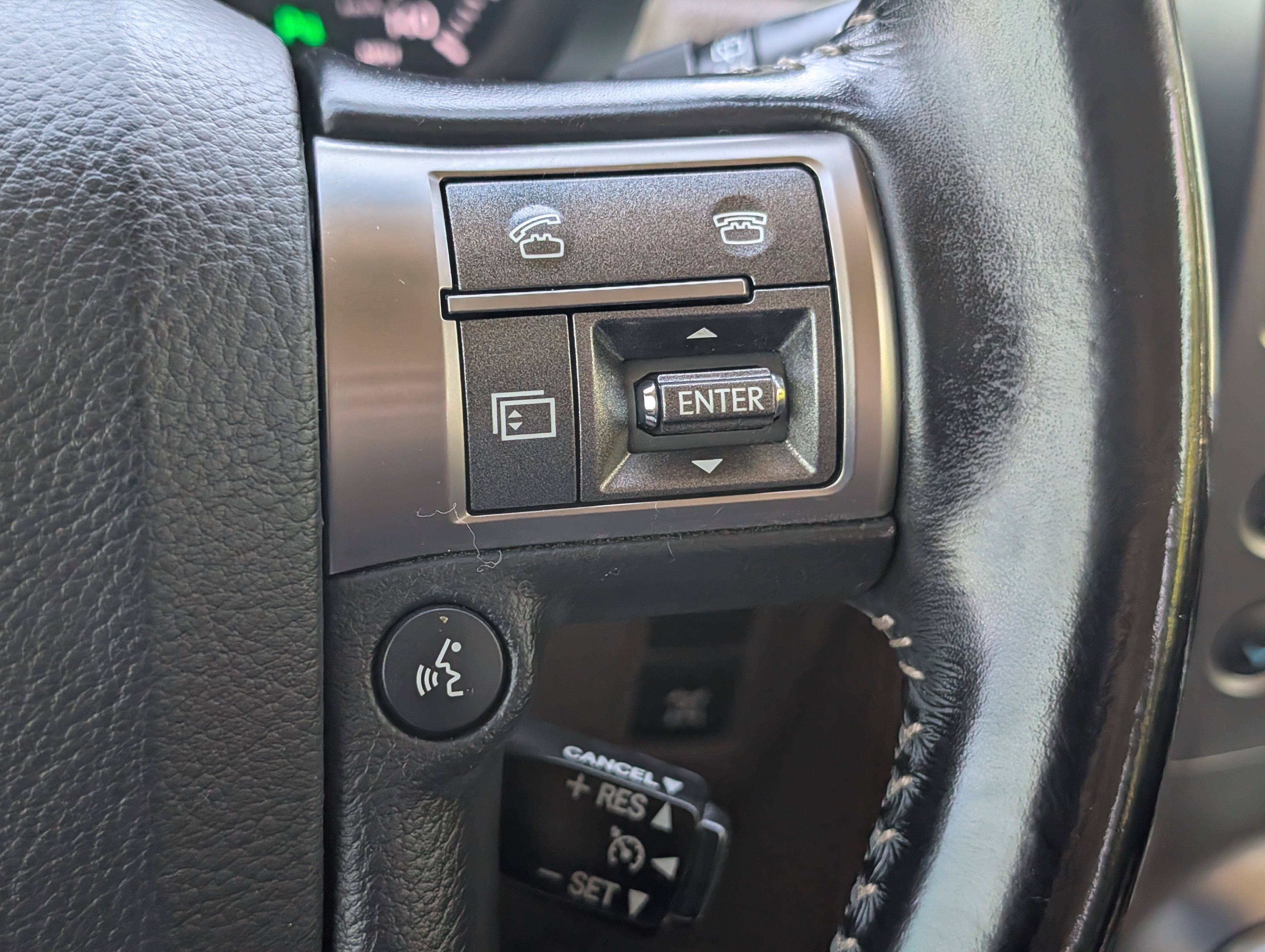 Used 2017 Starfire Pearl Lexus 460 image 15