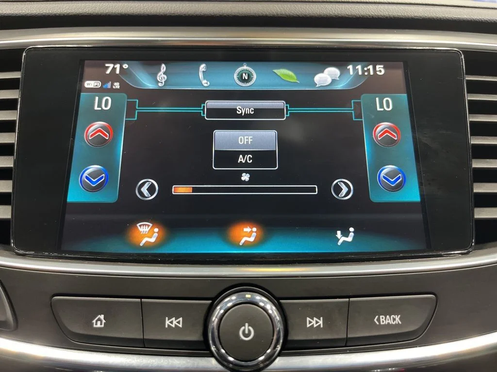 Used 2019 Pepperdust Metallic Buick Essence image 24