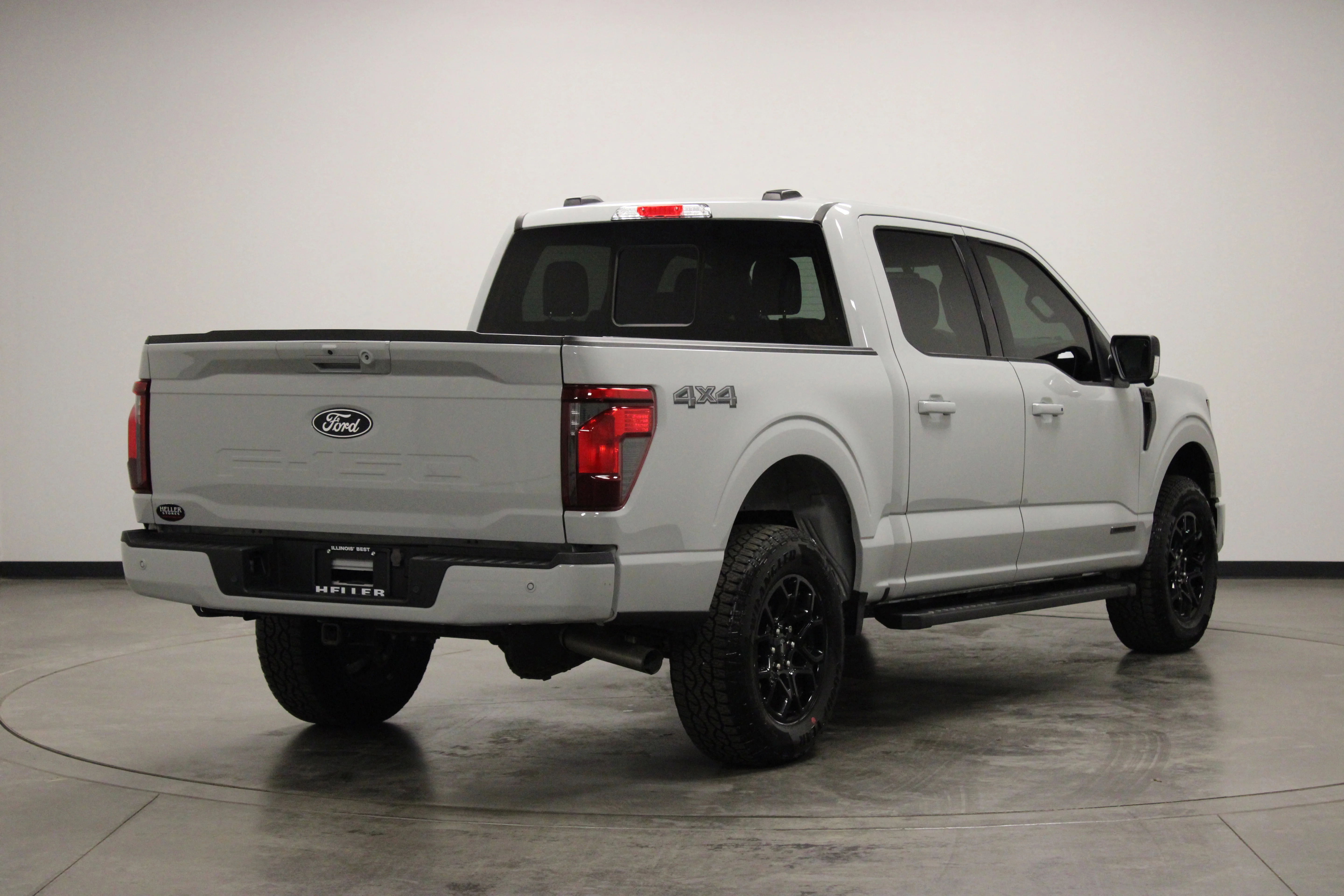 Used 2024 Avalanche Ford XLT image 8