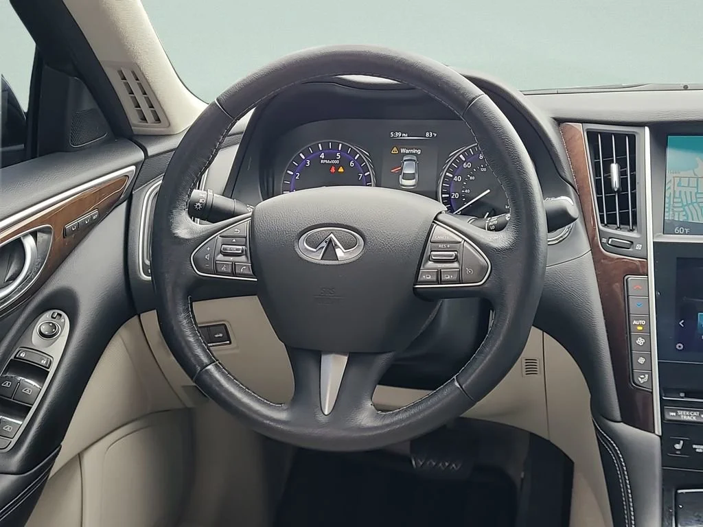 Used 2014 Silver INFINITI Premium image 12