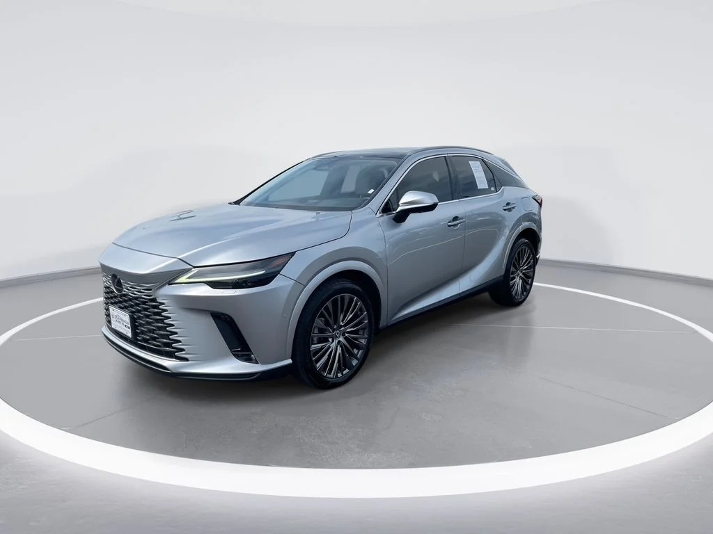 Used 2023 Silver Lexus 350 Luxury image 4