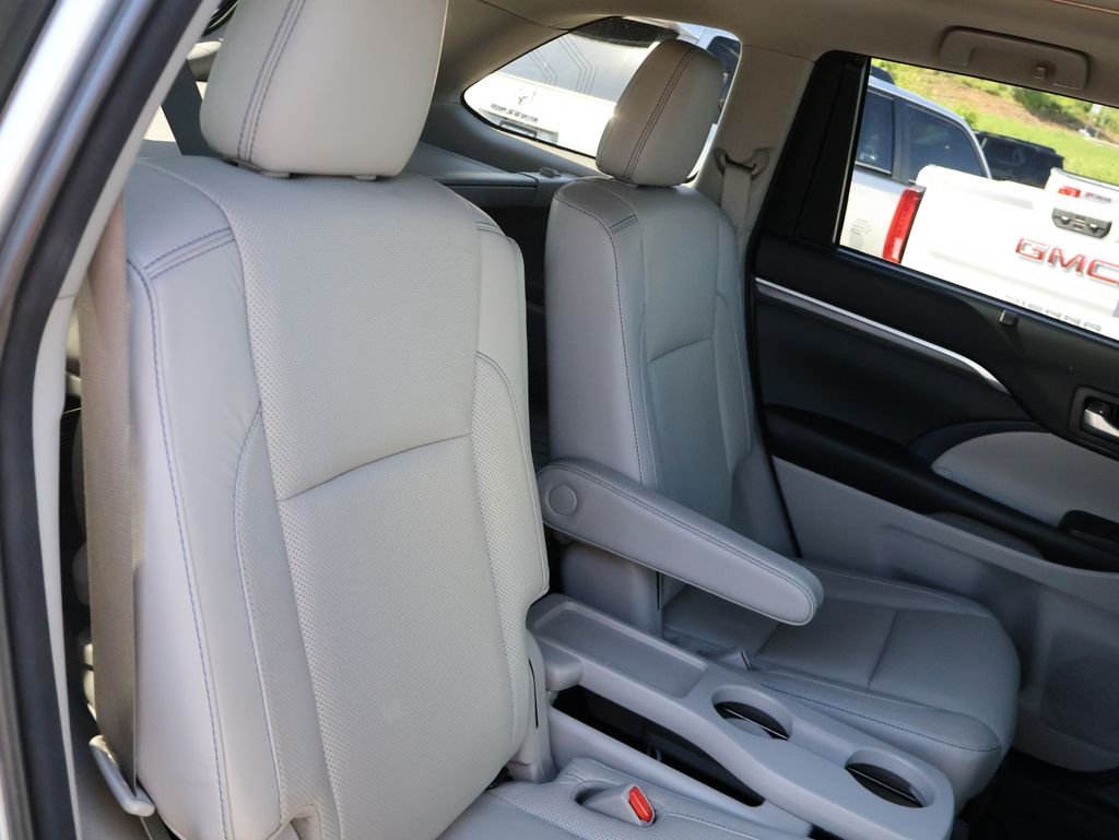 Used 2018 Silver Toyota Limited Platinum image 12