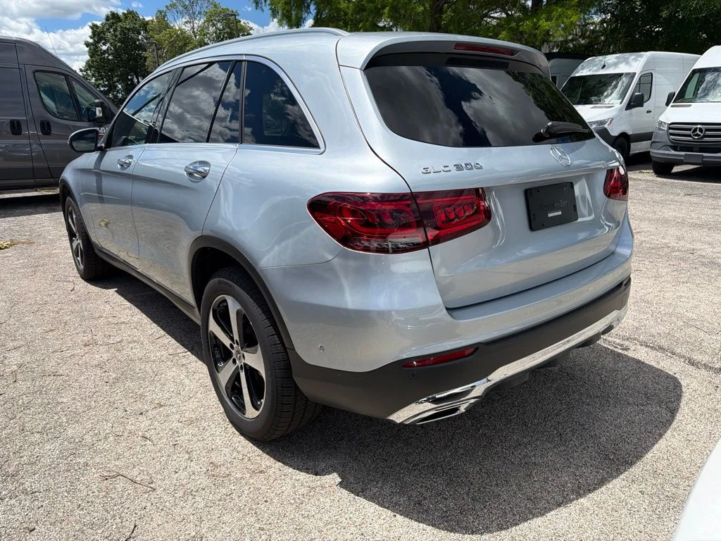 Used 2021 Silver Mercedes-Benz GLC 300 image 5